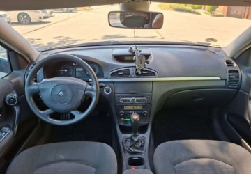 Renault Laguna II Hatchback 2.0 i 16V 135KM 2005 Renault Laguna Automat - benzyna - klimatyzacja - 2,0 - 135 KM - LPG 2.0, zdjęcie 17