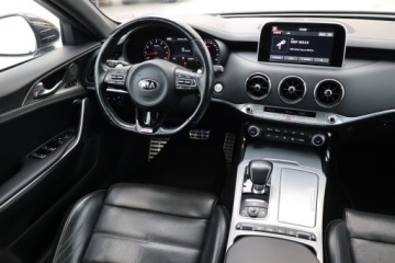 Kia Stinger Liftback 3.3 T-GDi 370KM 2018 Kia Stinger 3.3 T-GDI, Serwis ASO, 4X4, Automat, zdjęcie 6