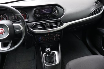 Fiat Tipo II Station Wagon 1.4 95KM 2018 Fiat Tipo 1.4 16V, Salon Polska, Klima, Parktronic, zdjęcie 7