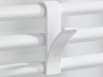 Набор из трех крючков для ванной комнаты под радиатор.