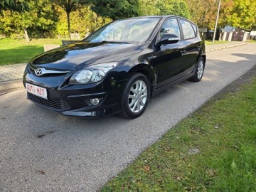 Hyundai i30 I CW Facelifting 1.6 CRDi 115KM 2011 Hyundai i30 Klimatronik Aluminiowe Felgi Czujniki Parkowania 1.6 Diesel, zdjęcie 3