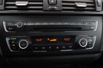 BMW Seria 1 F20-F21 Hatchback 5d 114i 102KM 2013 BMW 1 114i, Navi, Klima, Klimatronic, Parktronic, zdjęcie 15