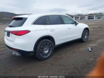 Mercedes GLC C254/X254 2023 Mercedes-Benz GLC 2023r., 4x4, 2.0L 2.0 Benzyna 255KM, zdjęcie 3