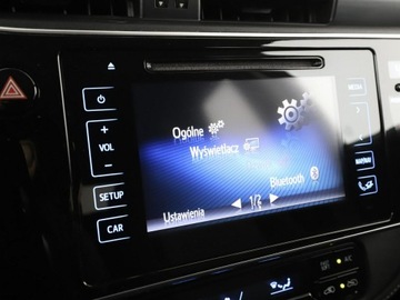 Toyota Auris II Hatchback 5d Facelifting 1.8 Hybrid 136KM 2017 Toyota Auris Edition-S+ kamera grzane fotele, zdjęcie 22