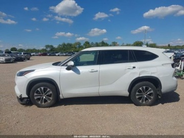 Toyota Highlander III 2022 Toyota Highlander XLE 2022 3.5l 3.5 Benzyna 295KM, zdjęcie 2