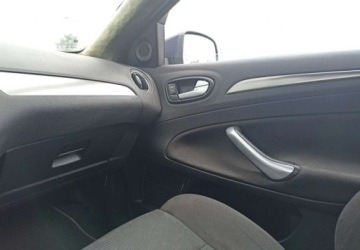 Ford Mondeo IV Sedan 2.0 Duratec 145KM 2008 Ford Mondeo Ford Mondeo 2.0 Benzyna 145KM, zdjęcie 13