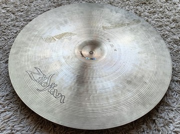 TALERZ PERKUSYJNY ZILDJIAN A AVEDIS HOLLOW LOGO MINI CUP RIDE 18
