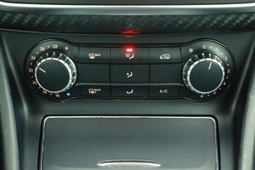 Mercedes GLA I Off-Roader Facelifting 1.6 180 122KM 2019 Mercedes GLA GLA 180, Salon Polska, Automat, zdjęcie 9