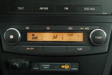 Toyota Avensis III Sedan 1.8 Valvematic 147KM 2011 Toyota Avensis 1.8 Valvematic, Salon Polska, Klima, zdjęcie 9