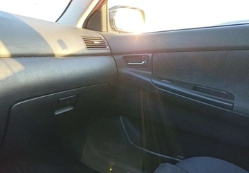 Toyota Corolla IX (E12) Sedan 1.6 i 16V 110KM 2004 Toyota Corolla Toyota Corolla 1.6 Benzyna 110KM, zdjęcie 11