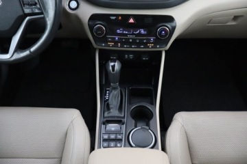 Hyundai Tucson III SUV 2.0 CRDI 185KM 2015 Hyundai Tucson 2.0 CRDi, Salon Polska, Serwis ASO, zdjęcie 15