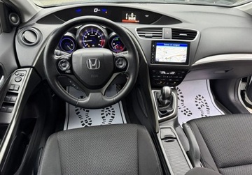 Honda Civic IX Tourer Facelifting 1.8 i-VTEC 142KM 2016 Honda Civic Salon Polska, Serwis ASO, Czujniki. Kamera 1.8 Benzyna 142KM, zdjęcie 4