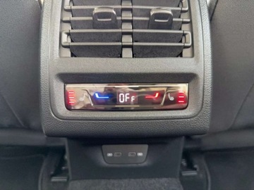 Volkswagen Golf VIII Variant 1.5 eTSI 150KM 2023 Volkswagen Golf VW GOLF VARIANT VIII Webasto Ambient CarPlay 1.5 Benzyna, zdjęcie 23