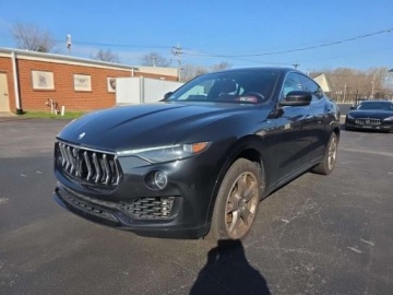 Maserati Levante 2023 Maserati Levante 2023, 3.0L, 4x4, GT 3.0 Benzyna 345KM, zdjęcie 2