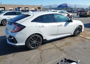 Honda Civic X Sedan 4d Facelifting 1.5 VTEC TURBO 182KM 2020 Honda Civic 2020r., Sport Touring, 1.5L, od ubezpieczalni 1.5 Benzyna 182KM, zdjęcie 4