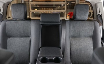 Toyota Hilux VIII Podwójna kabina Facelifting 2.8 D-4D 204KM 2024 Toyota Hilux 2.8 D-4D mHEV Double Cab Executive 4x4 aut 2.8 Diesel 204KM, zdjęcie 36