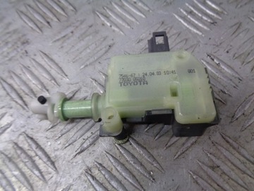 VZPĚRA/TLAKOVAČ KRYT PALIVA AVENSIS T25 77030-05010