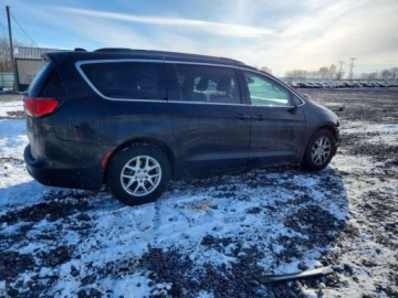 Chrysler Voyager V 2020 Chrysler Voyager 2020 r., 3,6 L LXI 3.6 Benzyna 287KM, zdjęcie 5