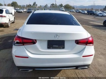 Mercedes Klasa A W177/V177 2022 Mercedes-Benz Klasa A 2022 Mercedes-Benz A-Class A 220 Sedan 2.0 Benzyna, zdjęcie 14