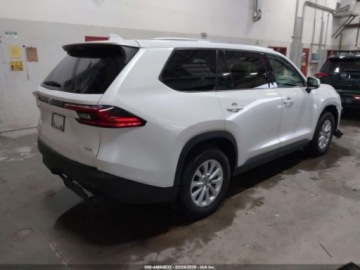 Toyota 2025 Toyota Grand Highlander Hybrid XLE 2025 2.5 Hybryda Plug-in 245KM, zdjęcie 4