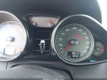 Audi R8 I Coupe 4.2 V8 FSI 430KM 2015 Audi R8 Coupe 4.2 2015 4.2 Benzyna 430KM, zdjęcie 11