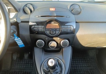 Mazda 2 II Hatchback 3d Facelifting 1.3 MZR 75KM 2011 Mazda 2 1.3 75KM PB FVmarza Serwis ASO GWARANCJA 1.3 Benzyna 74KM, zdjęcie 16