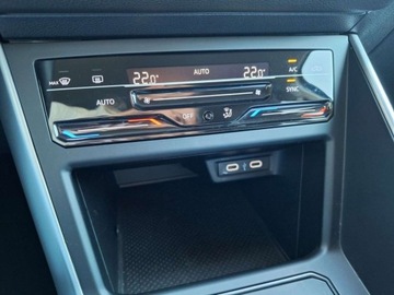 Volkswagen Taigo 1.0 TSI 110KM 2023 Volkswagen Taigo serwis ASO 1.0TSI 110KM bezwypadkowy pakiety AppConnect k, zdjęcie 32