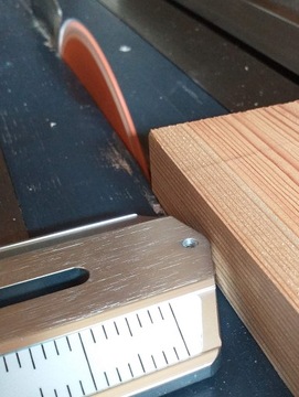 Насадка для пильного упора для резки тонких полос древесины Thin Rip.