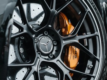 Mercedes AMG GT C190 Coupe 4d Facelifting 4.0 63 585KM 2025 MERCEDES-BENZ AMG GT 63 4Matic+ Coupe 4.0 (585KM) 2025, zdjęcie 14