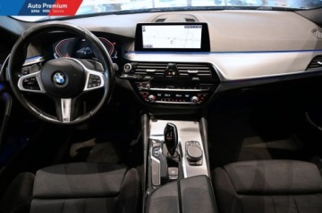 BMW Seria 5 G30-G31 Limuzyna 520d 190KM 2020 BMW Seria 5 520d xDriveFV23LED Fog LightsFotel SportowyM Pakiet Sportowy, zdjęcie 12