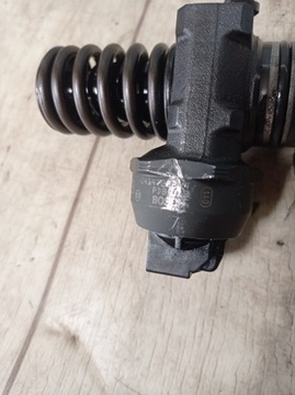 AUDI A4 B6 НАСОС ИНЖЕКТОР ИНЖЕКТОР 038130073AR