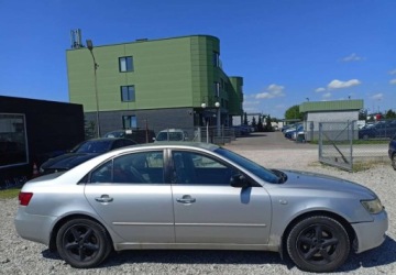 Hyundai Sonata IV Sedan 3.3 i V6 24V 233KM 2005 Hyundai Sonata Hyundai Sonata 3.3 V6 GLS Prestige 3.3 BenzynaLPG 233KM, zdjęcie 4