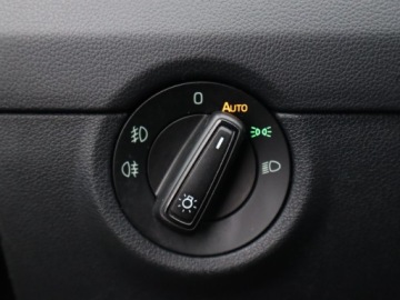 Skoda Octavia III Kombi 2.0 TDI CR DPF 150KM 2015 Skoda Octavia 2.0 TDI, DSG, Xenon, Bi-Xenon, zdjęcie 15