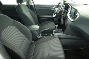 Kia Ceed III Kombi Facelifting 1.5 T-GDI 160KM 2022 Kia Ceed 1.5 T-GDI, Salon Polska, Serwis ASO, zdjęcie 6