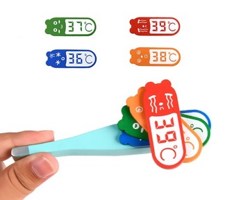 БОЛЬШОЙ ДЕРЕВЯННЫЙ НАБОР ДОКТОРА ДОКТОР ДОКТОР, играющий в доктора