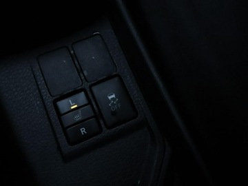 Toyota Yaris III Hatchback 5d Facelifting 2017 1.5 Dual VVT-iE 111KM 2018 Toyota Yaris klima-auto kamera Bluetooth tempomat, zdjęcie 27