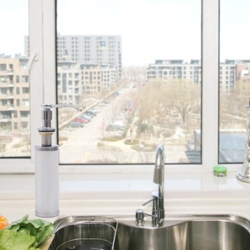 Дозатор мыла для бутылок из нержавеющей стали.