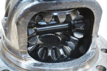 NISSAN PATHFINDER MECHANIZMUS DIFERENCIÁL NÁPRAVA ZADNÍ 2,5 DCI 2010R
