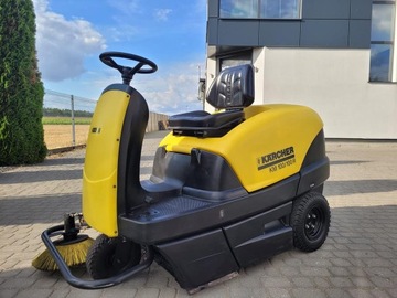 ZAMIATARKA KARCHER KM 100/100 spalinowa / 26 tys