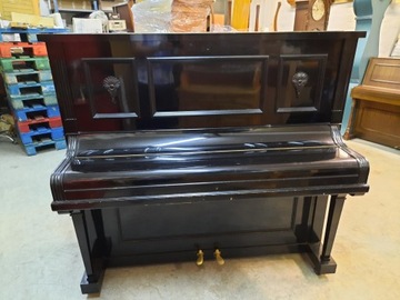 PIANINO AUGUST HOFFMANN