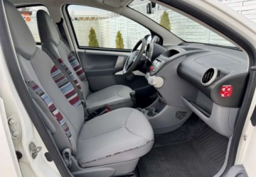 Citroen C1 I Hatchback 3d Facelifting 1.0 i 68KM 2011 Citroen C1 Citroen C1 1.0 Exclusive Benzyna 68KM, zdjęcie 4