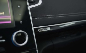 Renault Espace V Van 1.6 Energy TCe 200KM 2015 Renault Espace Renault Espace 1.6 dCi Energy Initiale Paris EDC 1.6 Benzyna, zdjęcie 36