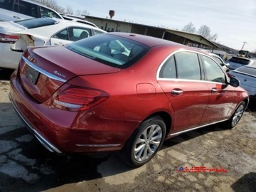 Mercedes Klasa E W213 2017 Mercedes-Benz Klasa E 2017 r., 2,0L 300 4MATIC 2.0 Benzyna 241KM, zdjęcie 5