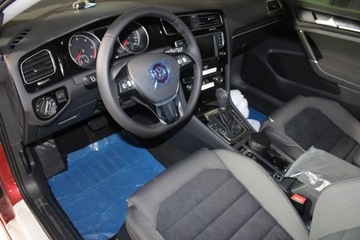 ДЕКОР ДЛЯ КОНСОЛИ VW GOLF VII 5G1819743D