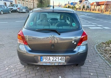 Toyota Yaris II Hatchback 5d 1.33 Dual VVT-i 101KM 2009 Toyota Yaris 1.3i KLIMATRONIC Extra stan 1 1.3 Benzyna 101KM, zdjęcie 4