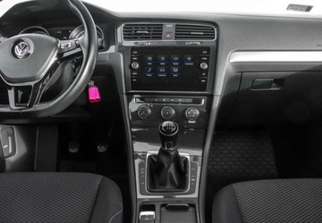Volkswagen Golf VII Hatchback 3d Facelifting 1.0 TSI 115KM 2019 Volkswagen Golf 1.0 TSI 116KM Trendline Czujniki Przod Tyl Front Assist, zdjęcie 15