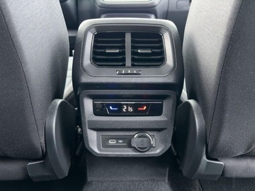 Volkswagen Tiguan II SUV Facelifting 2.0 TDI 200KM 2022 Volkswagen Tiguan 2.0TDI 200KM Elegance DSG 4x4 SerwisASO Acc Matrix Kessy, zdjęcie 19