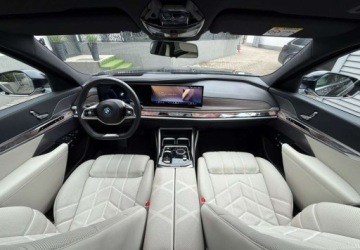 BMW Seria 7 G70 Sedan Plug-In 3.0 50e 489KM 2023 BMW Seria 7 BMW Seria 7 3.0 Hybryda Plug-in 489KM, zdjęcie 23