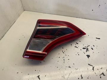 HYUNDAI IONIQ LAMPA PRAWY TYŁ W KLAPĘ