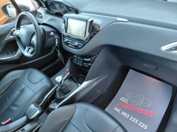 Peugeot 2008 I SUV 1.6 e-HDi 115KM 2014 Peugeot 2008 Navi Panorama Klimatronik Sensor 1.6 Diesel 114KM, zdjęcie 13